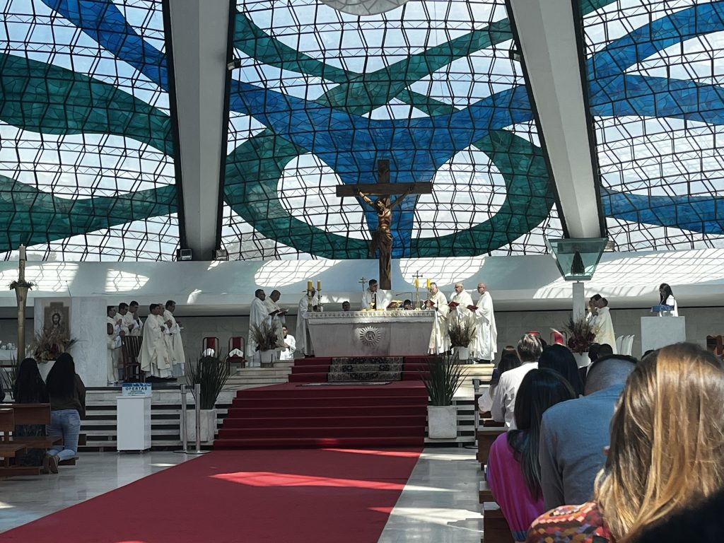 Cardeal Paulo Cezar Costa preside Missa de 7º dia de seu pai na Catedral de Brasília Cardeal Paulo Cezar Costa preside Missa de 7º dia de seu pai na Catedral de Brasília