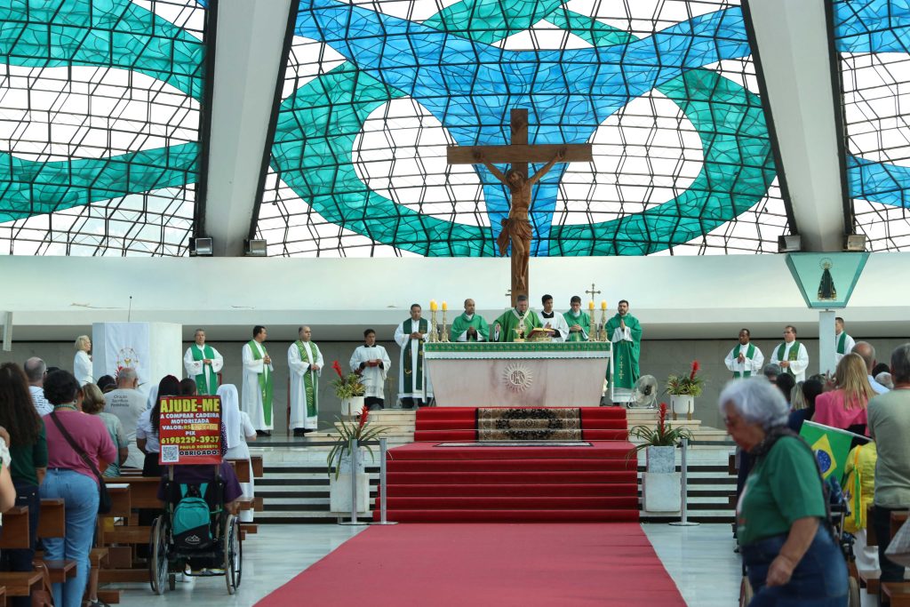 Missa na Catedral Metropolitana de Brasília abre participação de fiéis católicos na 16ª Marcha pela Vida Missa na Catedral Metropolitana de Brasília abre participação de fiéis católicos na 16ª Marcha pela Vida