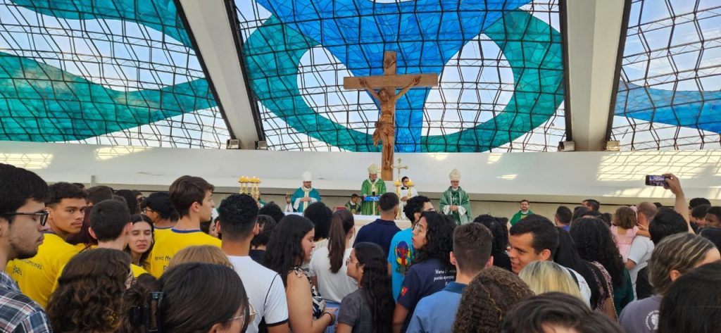 Mais de 500 jovens de Brasília são enviados pelo Arcebispo para JMJ Lisboa 2023