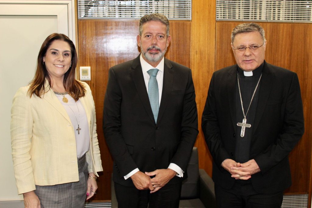 Dom Paulo Cezar se reúne com lideranças políticas para destacar a importância da defesa da vida