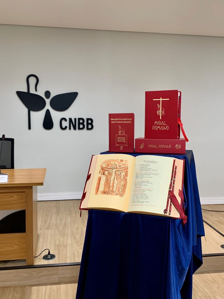 CNBB lança oficialmente tradução brasileira da 3ª edição típica do Missal Romano