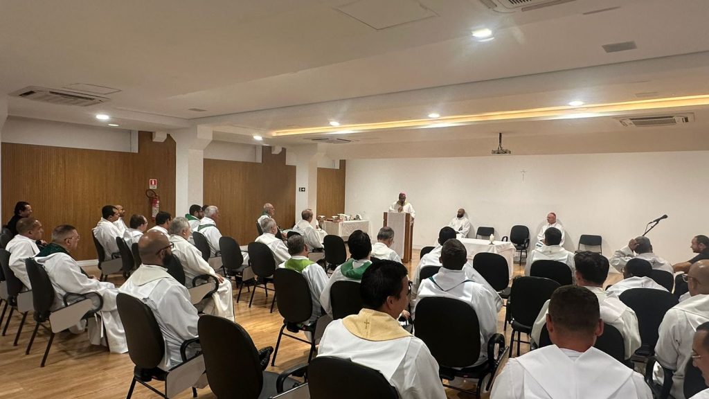 Sacerdotes da Arquidiocese de Brasília participam do III Retiro do Clero de 2023