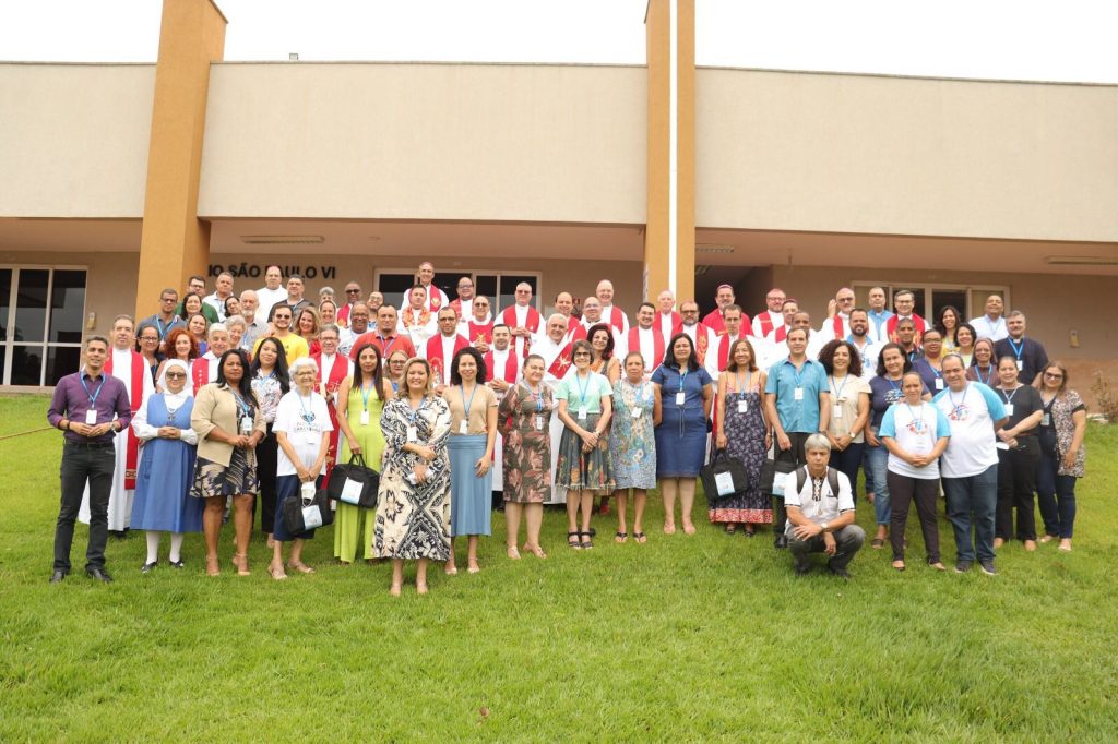 Bispos Auxiliares de Brasília participam da XXI Assembleia Eclesial Regional Bispos Auxiliares de Brasília participam da XXI Assembleia Eclesial Regional