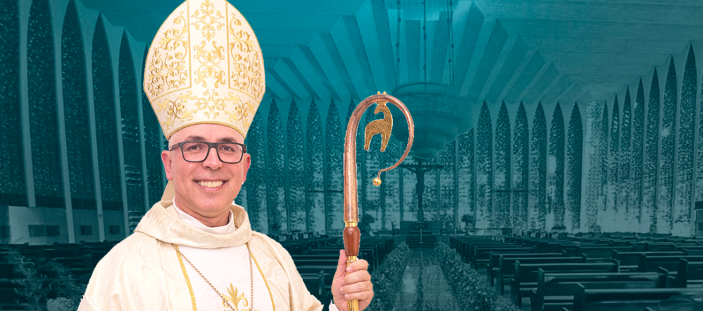 Arquidiocese convida fiéis para participar da Missa em Ação de Graças pelo Jubileu de Prata Sacerdotal de Dom Ricardo Hoepers Arquidiocese convida fiéis para participar da Missa em Ação de Graças pelo Jubileu de Prata Sacerdotal de Dom Ricardo Hoepers