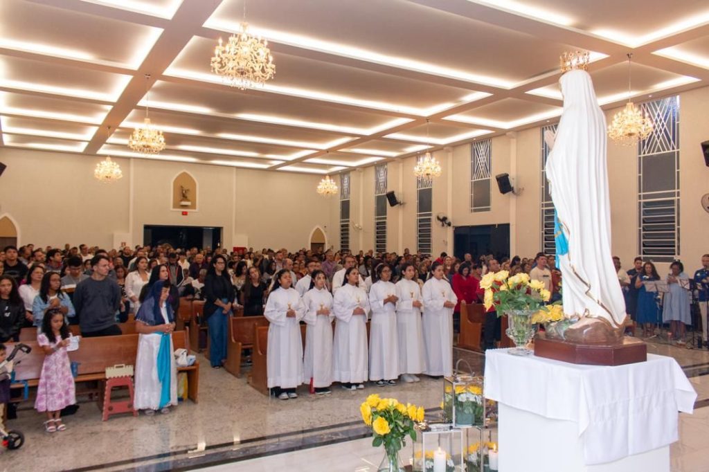 Paróquia Nossa Senhora de Lourdes celebra o Dia da Padroeira Paróquia Nossa Senhora de Lourdes celebra o Dia da Padroeira
