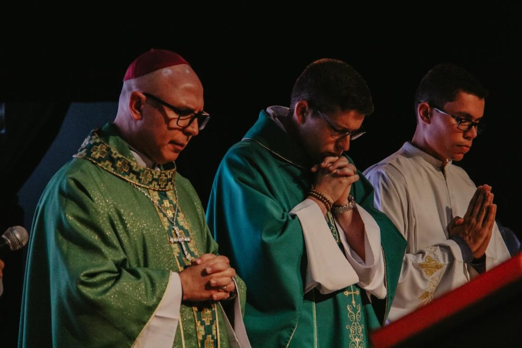 Renascer promovido pela Shalom Brasília recebe Dom Ricardo Hoepers Renascer promovido pela Shalom Brasília recebe Dom Ricardo Hoepers