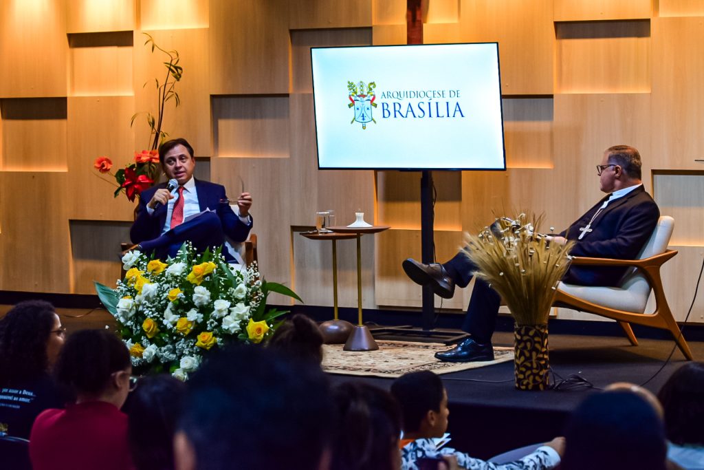 Bate-Papo sobre Inteligência Artificial com o Cardeal Dom Paulo e Gerson Camarotti Bate-Papo sobre Inteligência Artificial com o Cardeal Dom Paulo e Gerson Camarotti