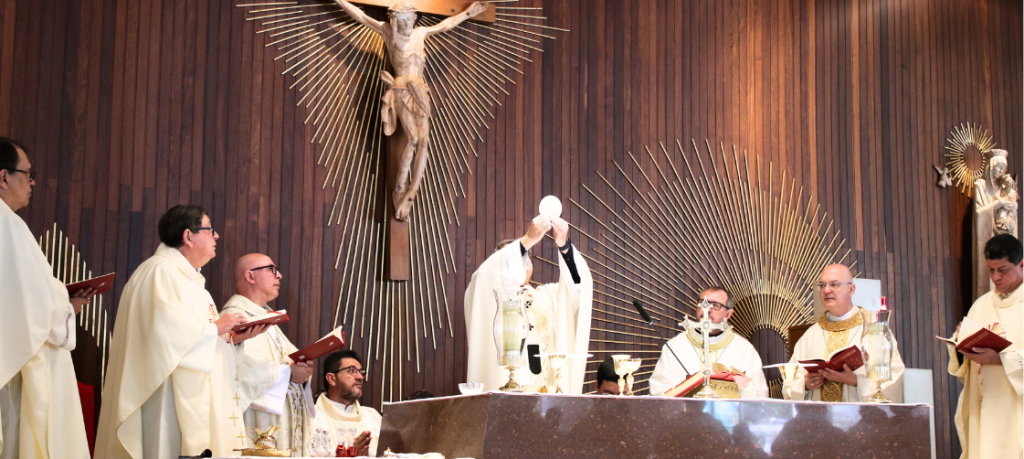 Clero da Arquidiocese de Brasília participa de Santa Missa em Ação de Graças pelo Dia do Padre