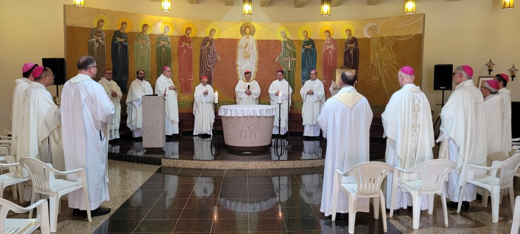 Encontro dos Bispos do Regional Centro-Oeste marca momento de fraternidade e comunhão em Luziânia (GO)