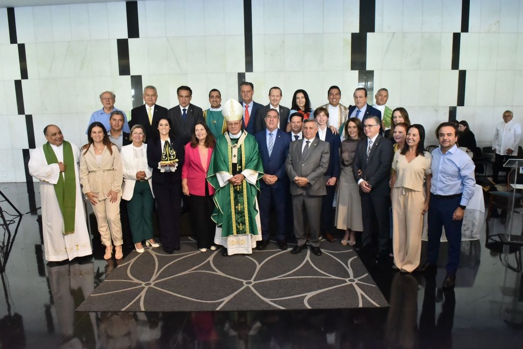 No Congresso Nacional, Parlamentares participam da primeira Missa de 2025