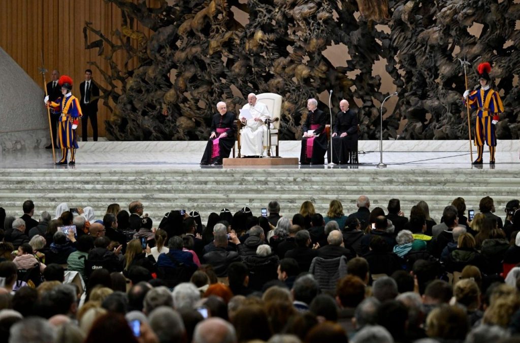 Papa Francisco destaca: “devemos reconhecer na humildade a força do Menino Jesus”