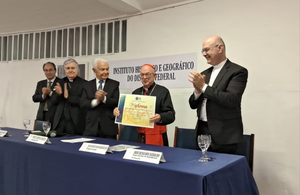 Cardeal Raymundo Damasceno toma posse no Instituto Histórico e Geográfico do Distrito Federal
