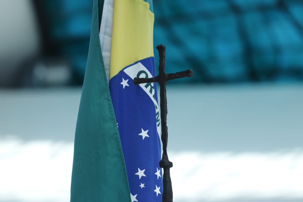 Catedral celebra Ação de Graças pela visita da Cruz original da Primeira Missa no Brasil