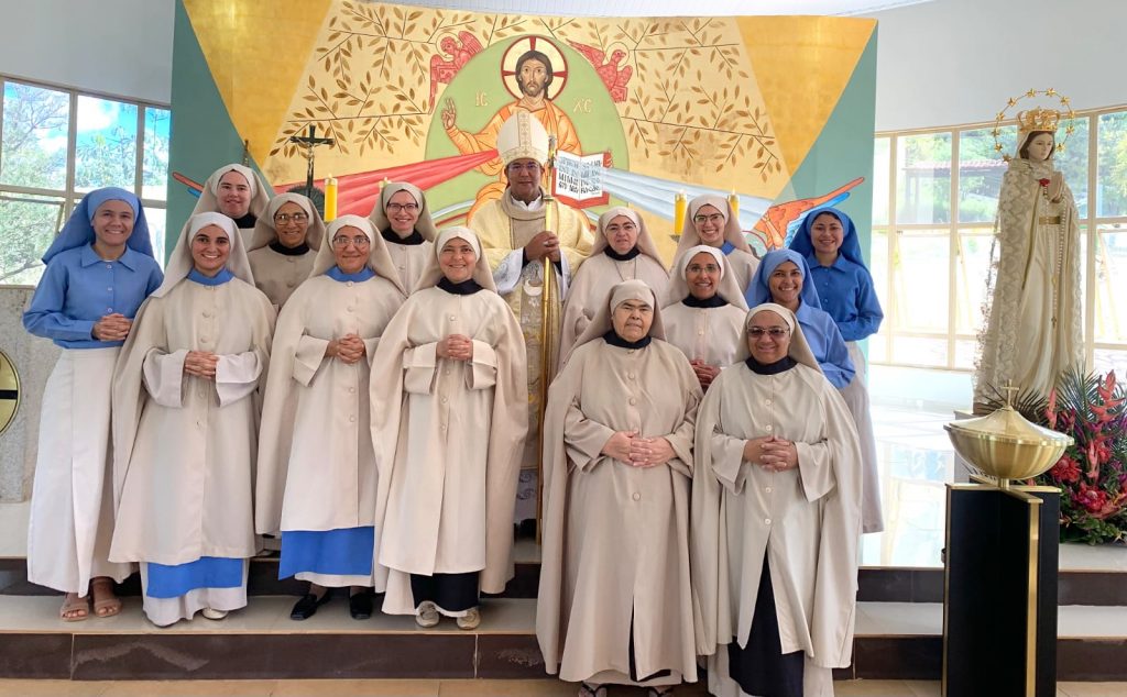 Comunidade Pequenas Missionárias de Maria Rosa Mística celebra 21 anos