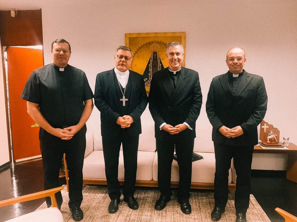 Cardeal Paulo Cezar recebe novo diretor territorial dos Legionários de Cristo