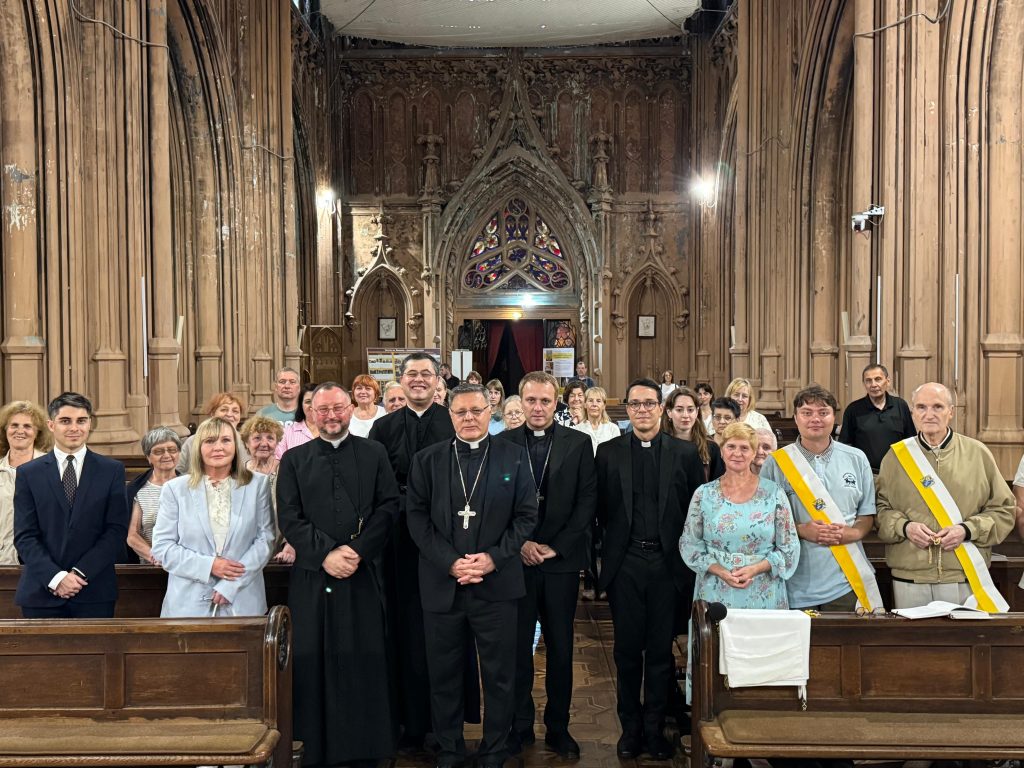 Cardeal brasileiro visita Ucrânia em guerra e leva mensagem de paz, unidade e esperança