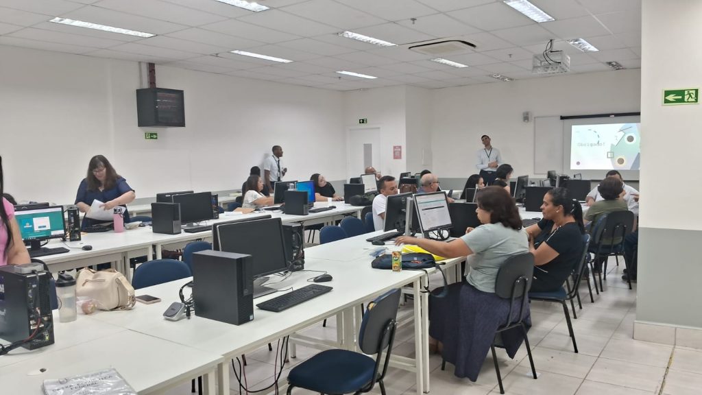 Transparência e comunhão: Arquidiocese promove oficina para equipes financeiras das paróquias