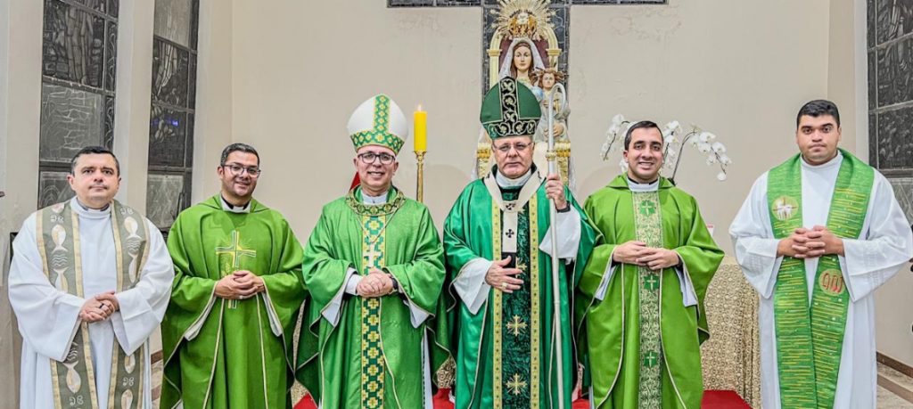 Dom Ricardo Hoepers realiza Visita Pastoral Missionária na Paróquia Sagrado Mercês Dom Ricardo Hoepers realiza Visita Pastoral Missionária na Paróquia Sagrado Mercês