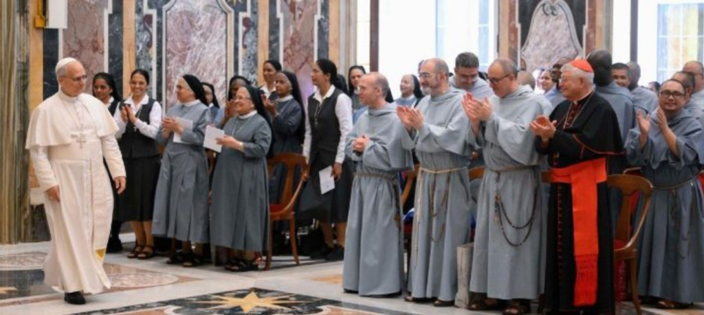 Papa Leão XIV: “A obediência é um ato de amor e a atenção aos sinais dos tempos guia a missão” Papa Leão XIV: “A obediência é um ato de amor e a atenção aos sinais dos tempos guia a missão”