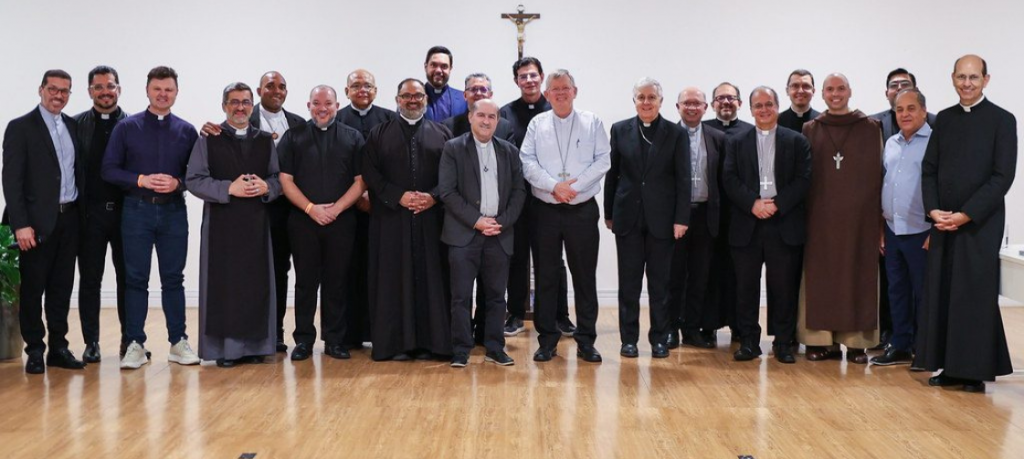 Padres refletem sobre missão evangelizadora no ambiente digital em encontro nacional em Brasília