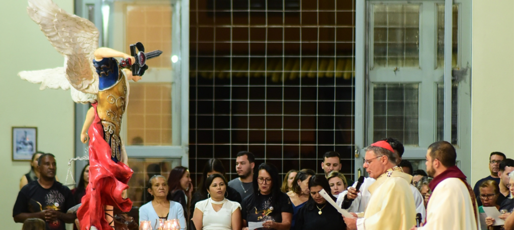 Paróquia São Miguel Arcanjo celebra Jubileu de 30 anos com festa e solenidade Paróquia São Miguel Arcanjo celebra Jubileu de 30 anos com festa e solenidade