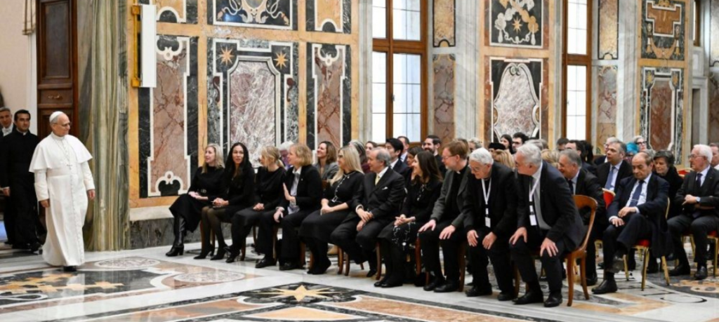 Leão XIV defende uma “educação digital ética” para proteger crianças na era da inteligência artificial