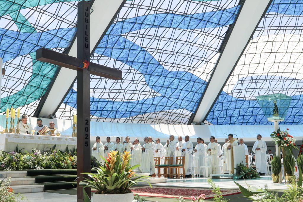 Cardeal Paulo Cezar Costa encerra o Ano Jubilar com mensagem de fé, liberdade e esperança cristã Cardeal Paulo Cezar Costa encerra o Ano Jubilar com mensagem de fé, liberdade e esperança cristã