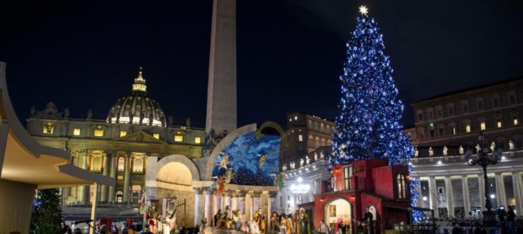 Presépio e árvore de Natal são inaugurados na Praça São Pedro Presépio e árvore de Natal são inaugurados na Praça São Pedro
