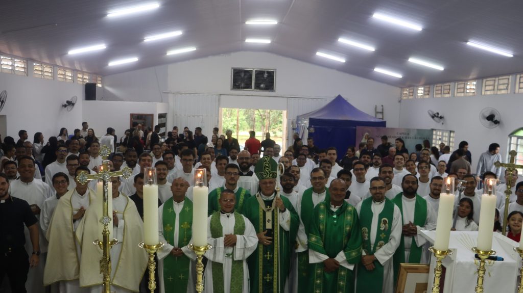 Missão de Férias  reúne 80 seminaristas da Arquidiocese de Brasília em Taguatinga e  26 de Setembro