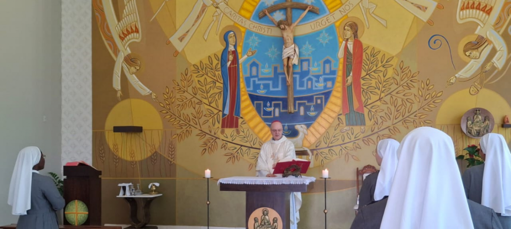 Dom Denilson Geraldo orienta retiro espiritual das Irmãs Oblatas do Santíssimo Menino Jesus Dom Denilson Geraldo orienta retiro espiritual das Irmãs Oblatas do Santíssimo Menino Jesus