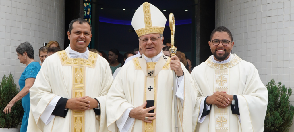 Paróquia Nossa Senhora do Lago celebra Posse Canônica do Pe. André Marinho como Pároco Paróquia Nossa Senhora do Lago celebra Posse Canônica do Pe. André Marinho como Pároco