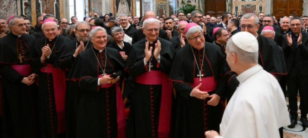 Papa destaca a formação teológica como antídoto à indiferença