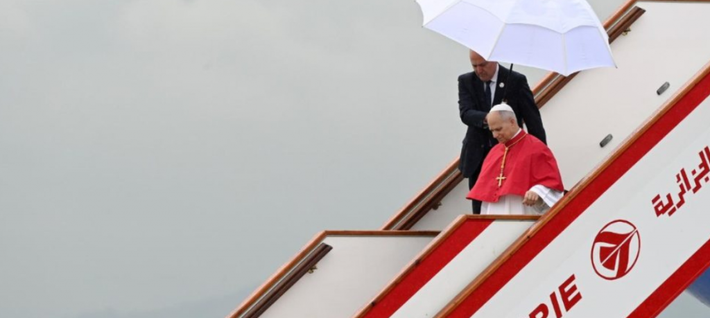 Papa Leão XIV inicia histórica Viagem Apostólica com chegada à Argélia