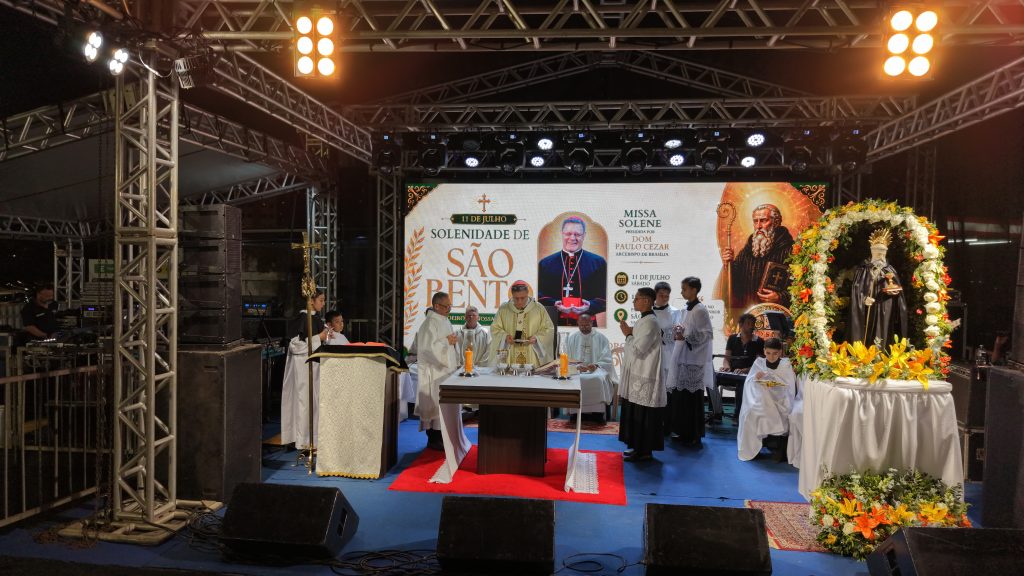 Cardeal Paulo Cezar celebra Festa de São Bento em Samambaia Sul