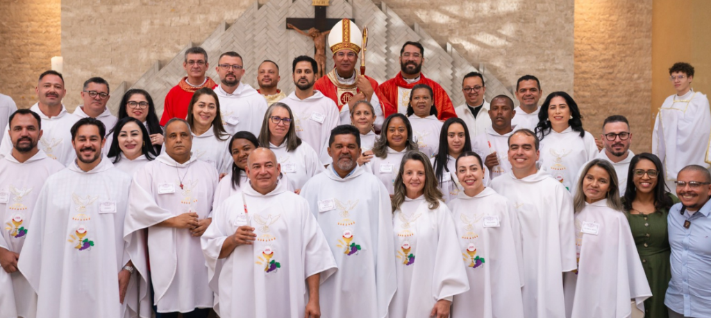 Paróquia São Sebastião celebra Crisma de cerca de 150 jovens e adultos