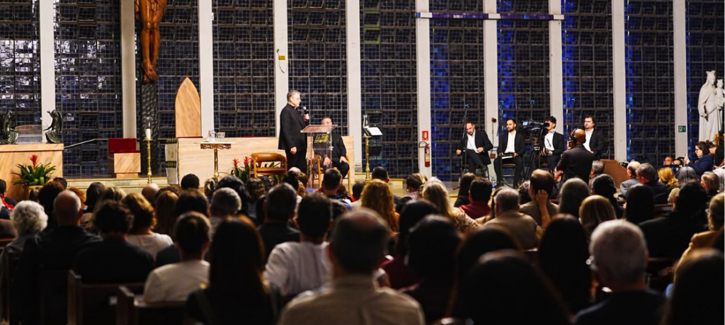 Músicos destacam a riqueza cultural da Aula Magna com o Maestro da Cappella Musicale Pontificia Sistina