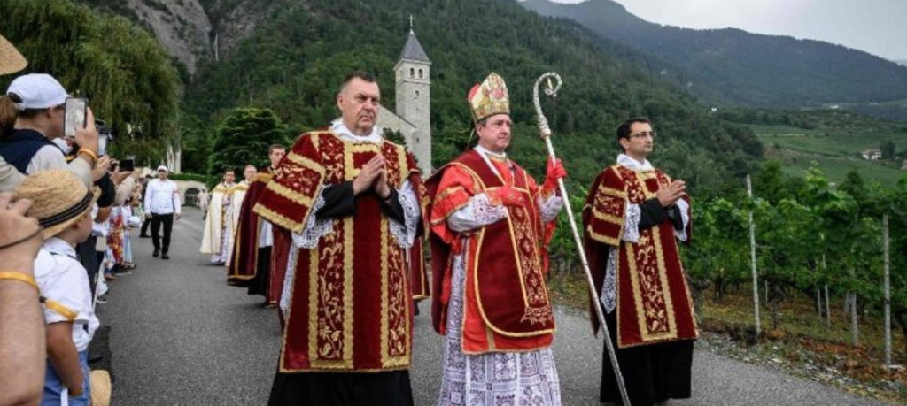 Consagrações episcopais dos lefebvrianos: decretada a excomunhão