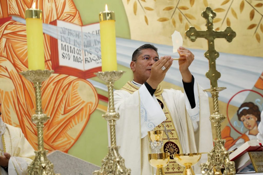 Dom Vicente Tavares preside Missa em honra a Maria Rosa Mística