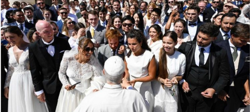 Catequese: Papa frisa que a Igreja é chamada a não ser indiferente às dores e aos desafios do mundo